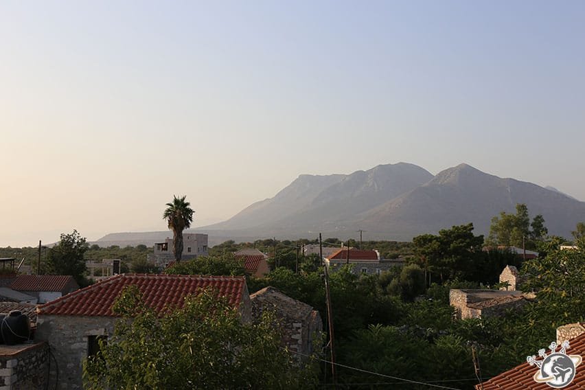 Vue du restaurant Mavromichaleiko