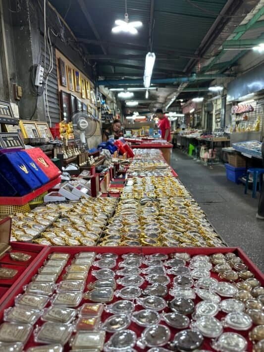 marché aux amulettes