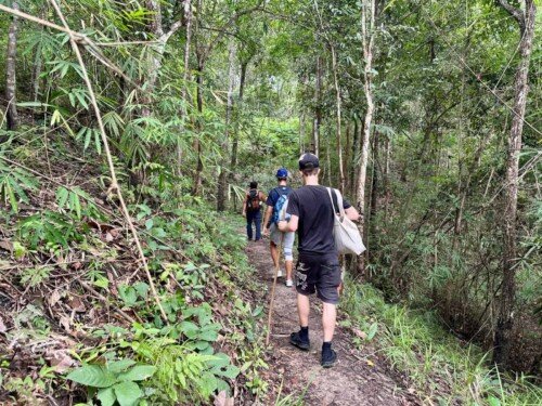 IMG_2108 trek jusqu'au village karen