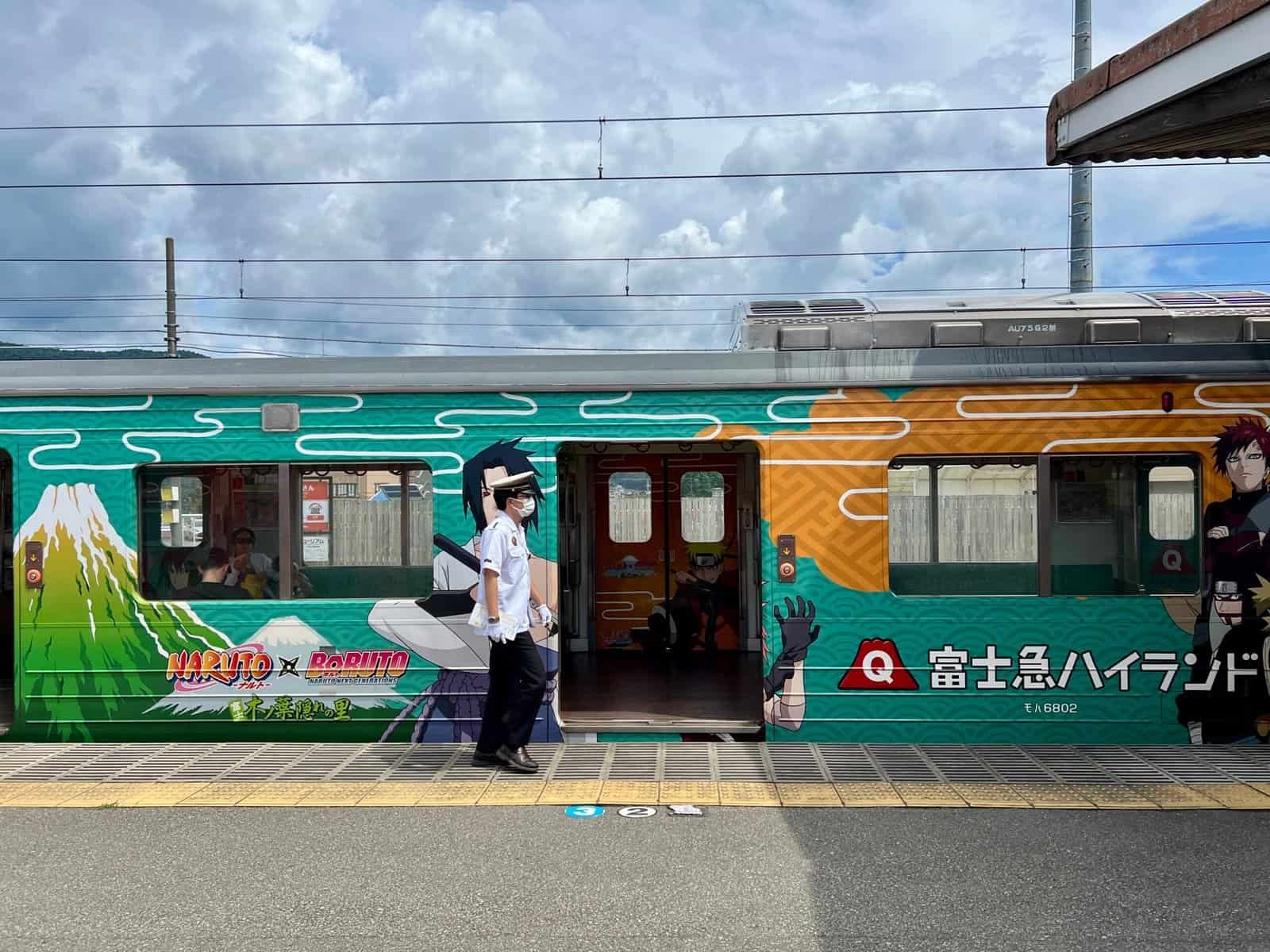 train Kawaguchico-Pagode Chureito