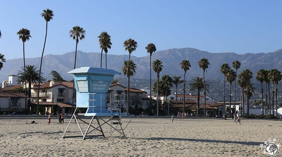 la cabane de sauveteur, la plage, les palmiers, les montagnes... welcome to Santa Barbara.