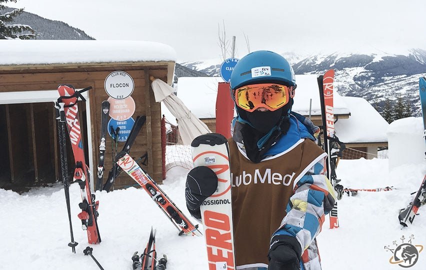 Théo part skier.