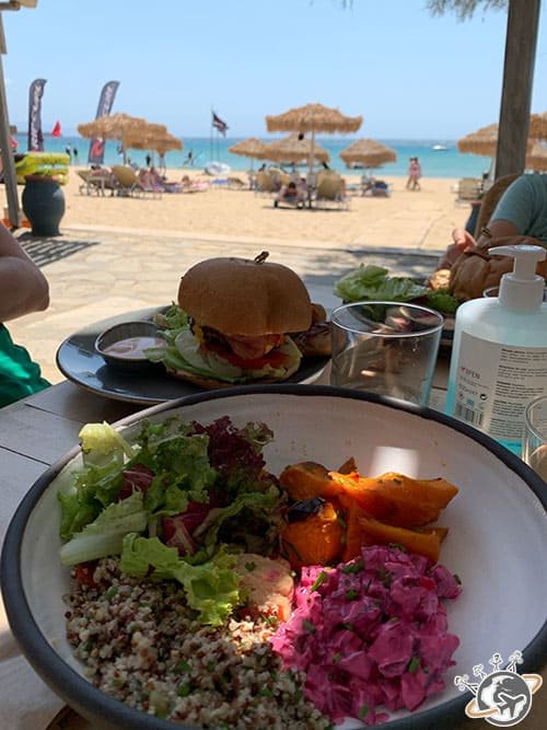 Déjeuner au Rebel sur Golden Beach