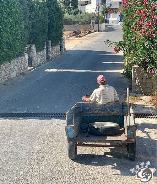 Sur la route de Lefkés