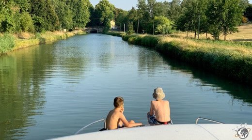 Naviguer en famille sur un bateau sans permis