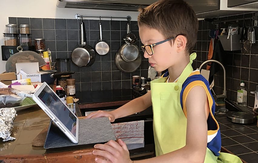 Noé lit la recette