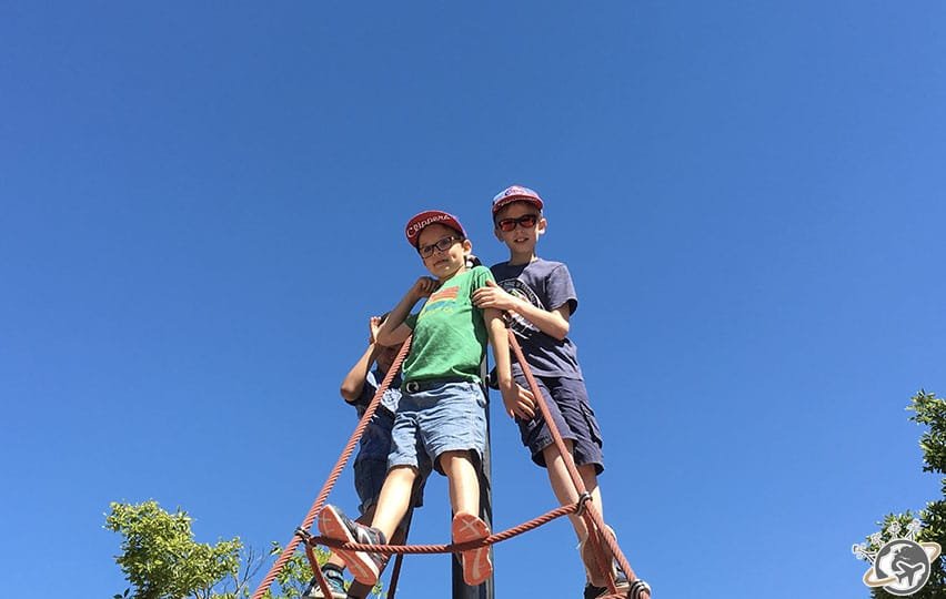 Tout en haut de l'araignée des petits.