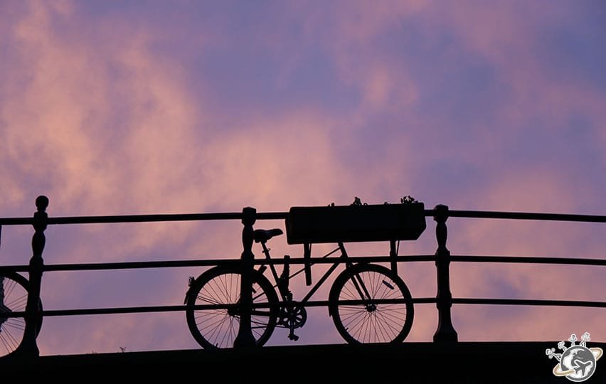 Les canaux d'Amsterdam au soleil couchant.Les canaux d'Amsterdam au soleil couchant.