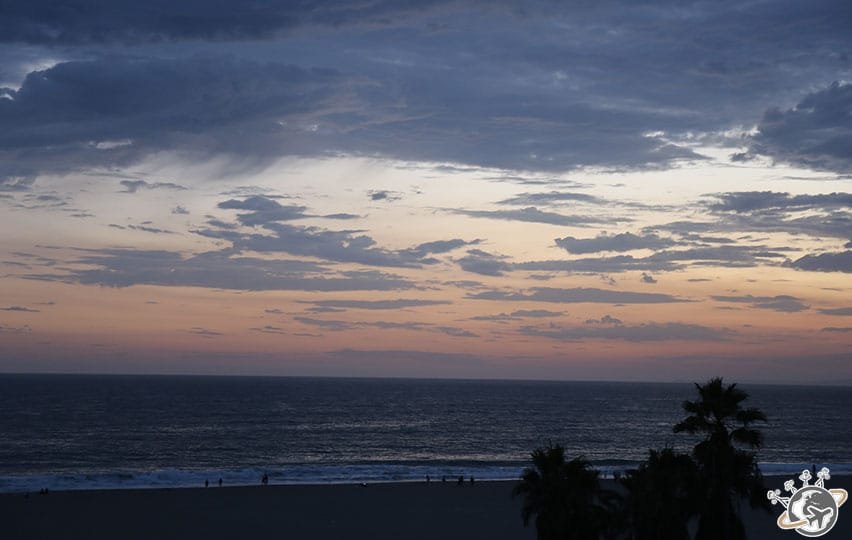 Le coucher de soleil du rooftop à Venice Beach à Los Angeles en Californie