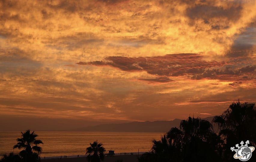 Un coucher de soleil magnifique à Venice Beach en Californie