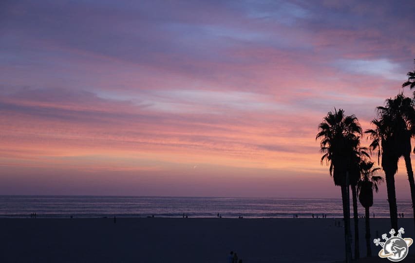 Un coucher de soleil magnifique à Venice Beach en Californie